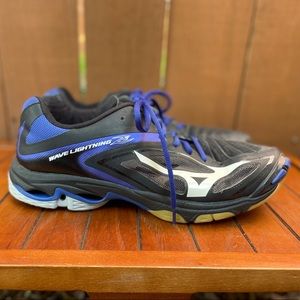 Mizuno Wave Lightning Women’s Volleyball Sz 12